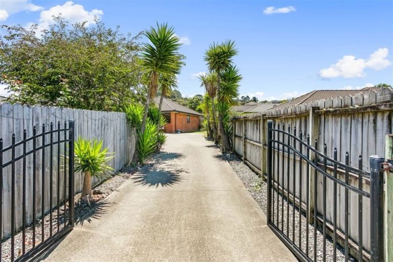 Photo of property in 70 South Kensington Way, Henderson, Auckland, 0612