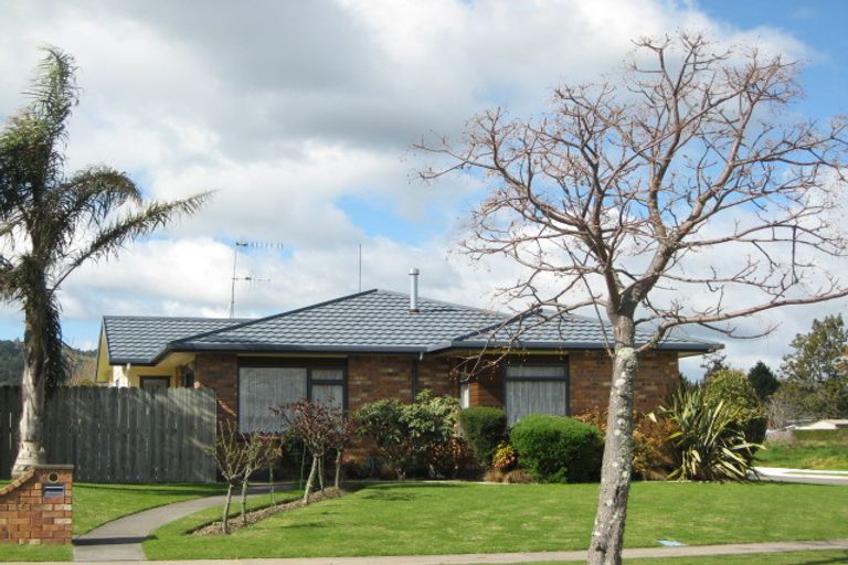 Photo of property in 12 Edgewater Grove, Whakatane, 3120