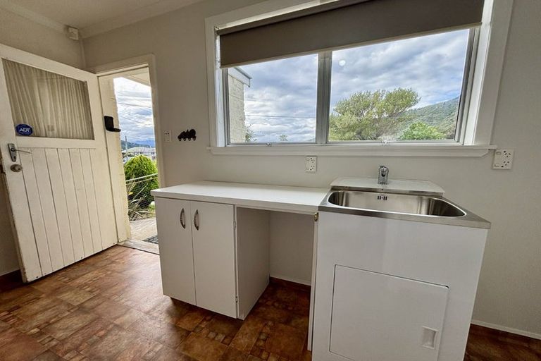 Photo of property in 252 Waikawa Road, Waikawa, Picton, 7220