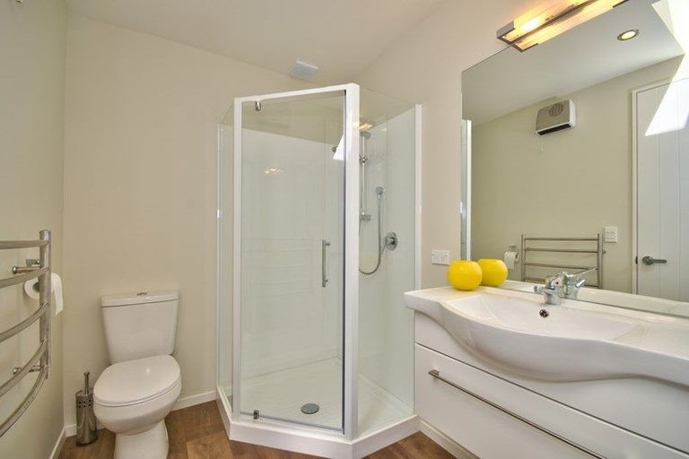 Photo of property in 10 Pendeen Crescent, Jacks Point, Queenstown, 9371