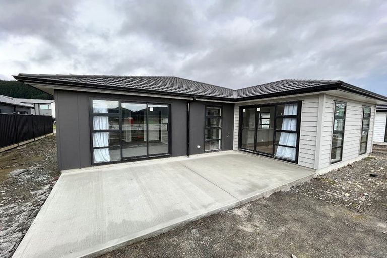 Photo of property in 26 Castletown Street, Wallaceville, Upper Hutt, 5018