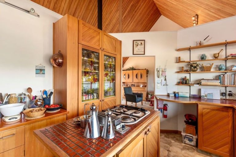 Photo of property in 115 Tutere Street, Waikanae Beach, Waikanae, 5036