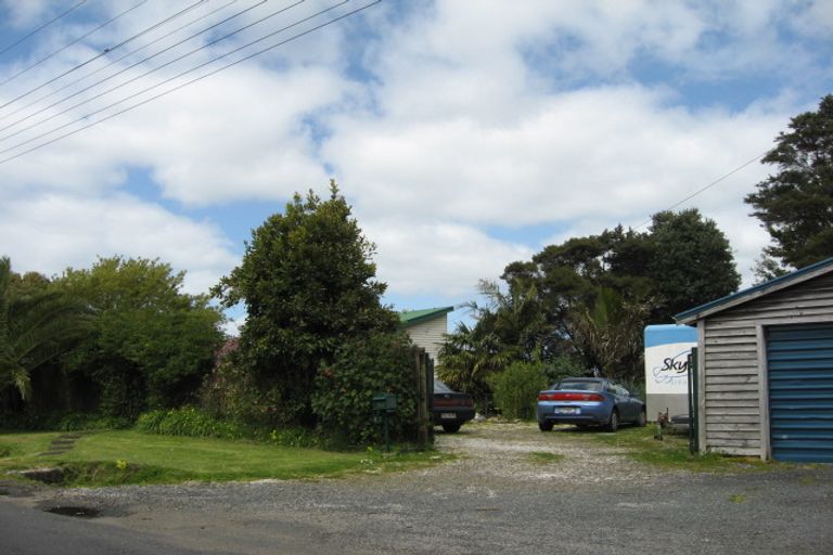Photo of property in 69 Ferry Parade, Herald Island, Auckland, 0618