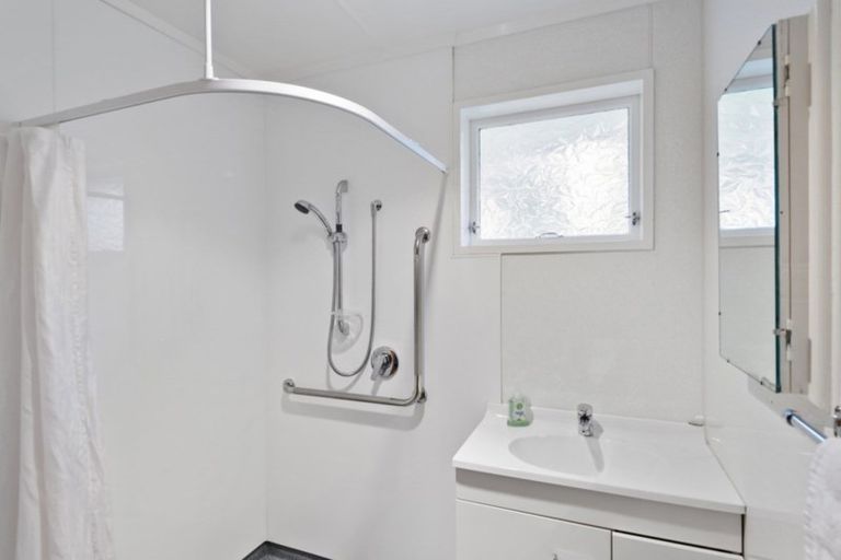 Photo of property in 2 Croft Place, Culverden, 7392