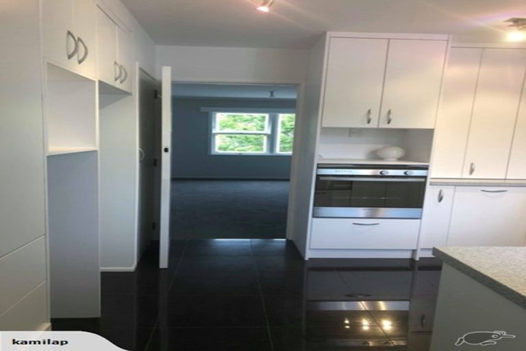 Photo of property in 2/9 College Road, Northcote, Auckland, 0627