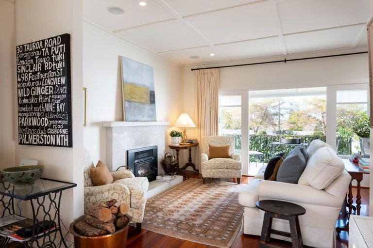 Photo of property in 30 Tauroa Road, Havelock North, 4130