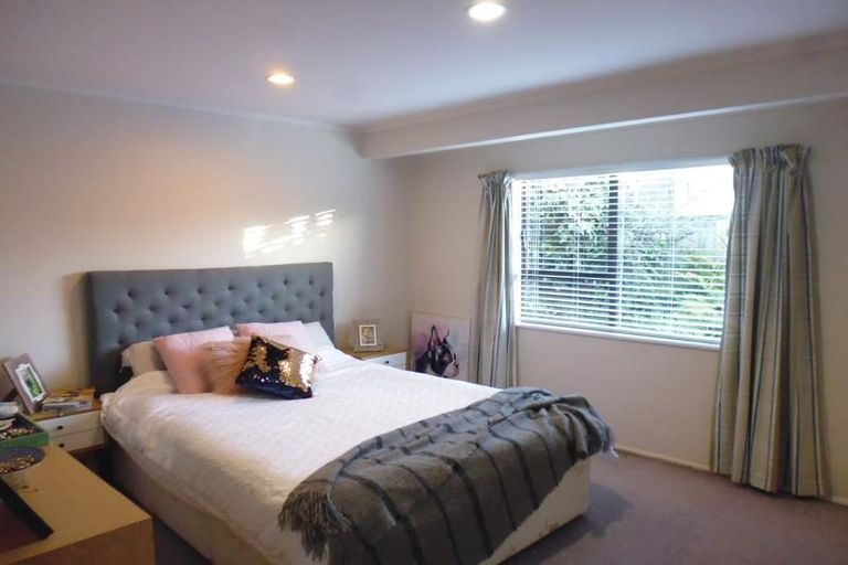 Photo of property in 6 Ross Grove, Paraparaumu, 5032