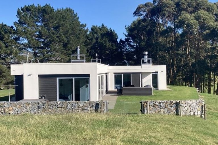 Photo of property in 1122 Rangiotu Road, Rangiotu, Palmerston North, 4477