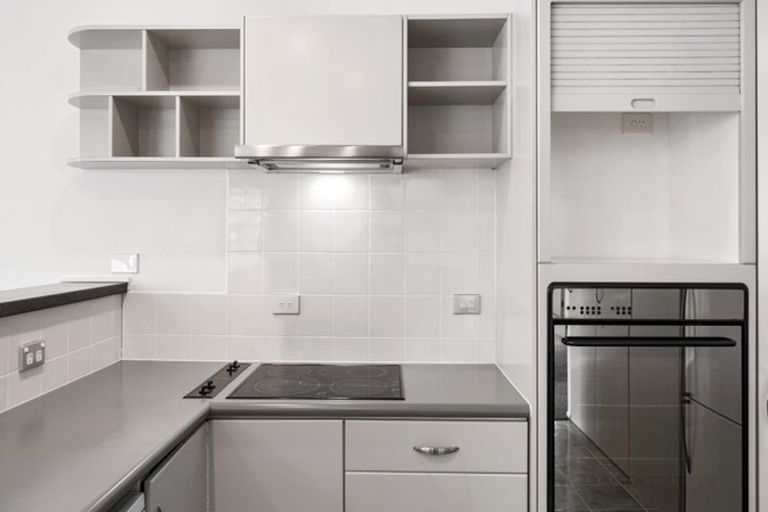 Photo of property in Oceanside Tower 1, 5/2d Marine Parade, Mount Maunganui, 3116