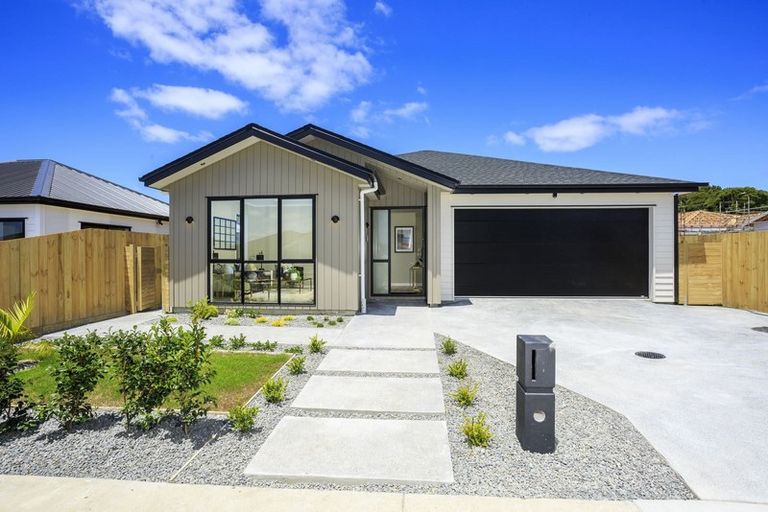 Photo of property in 41 Vinistra Road, Kumeu, 0810