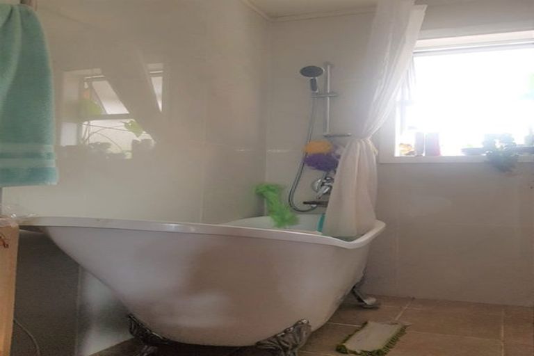 Photo of property in 14 Tairere Crescent, Rosehill, Papakura, 2113