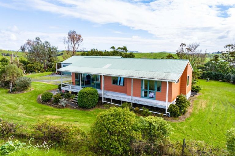 Photo of property in 7 Te Opi Road East, Whakapirau, Maungaturoto, 0583
