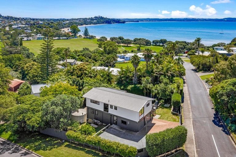 Photo of property in 134 Stanmore Bay Road, Stanmore Bay, Whangaparaoa, 0932