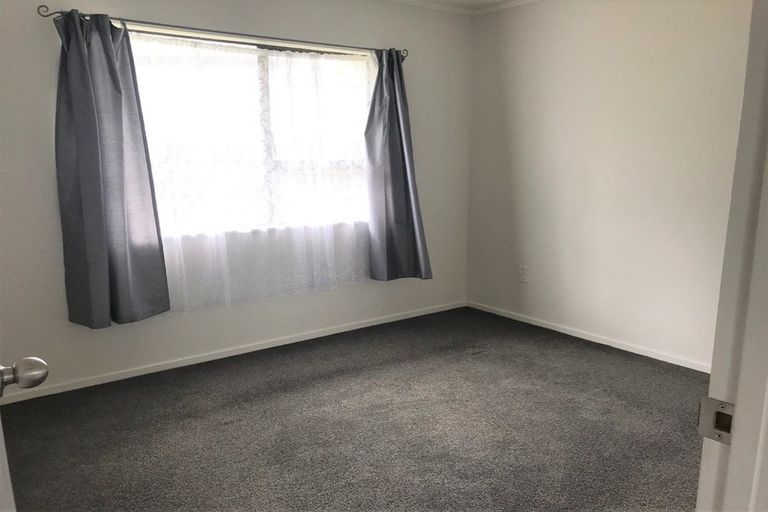 Photo of property in 124 Moire Road, West Harbour, Auckland, 0618