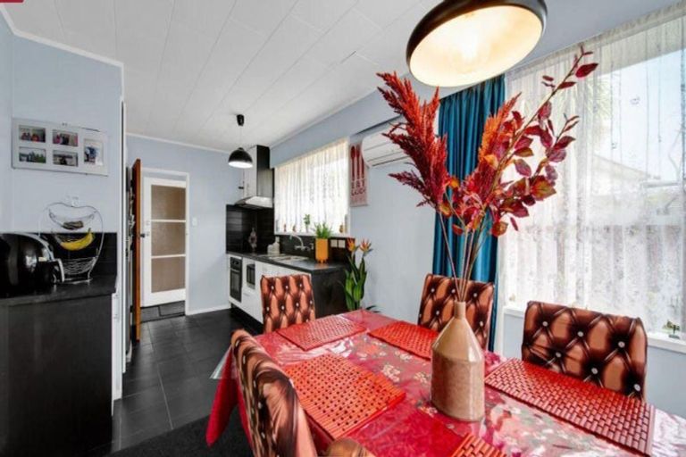 Photo of property in 162 Omata Road, Blagdon, New Plymouth, 4310