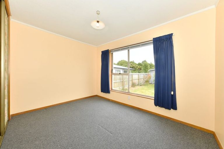 Photo of property in 31 Denniston Crescent, Redwood, Christchurch, 8051