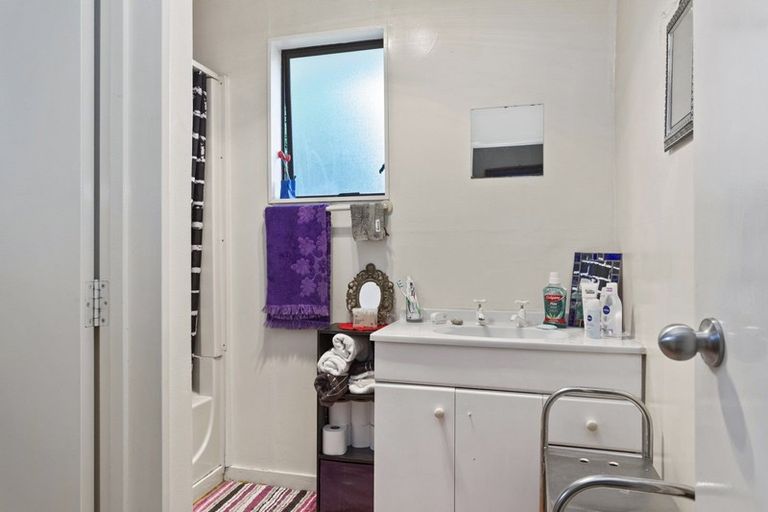 Photo of property in 37 Saint Johns Street, Woolston, Christchurch, 8062