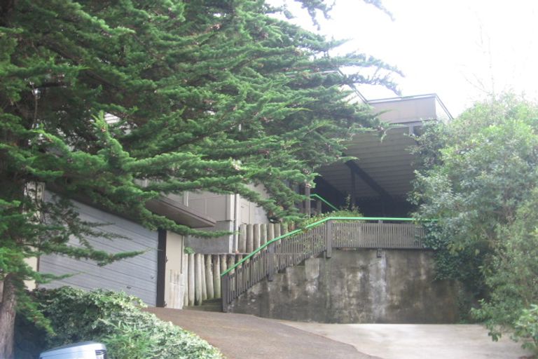 Photo of property in 2 Mizzen Place, Whitby, Porirua, 5024