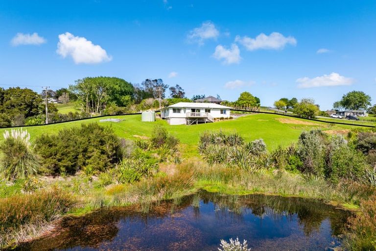 Photo of property in 11 Lupis Way, Kaiwaka, 0573