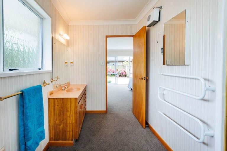 Photo of property in 12 Hind Place, Hokowhitu, Palmerston North, 4410