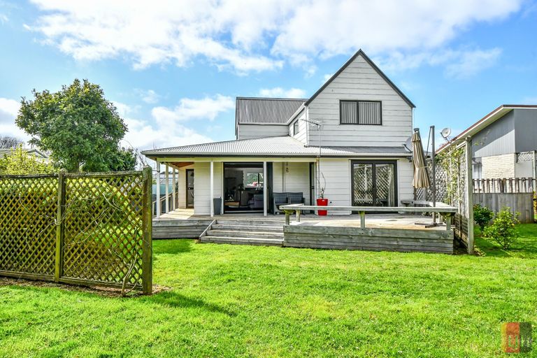 Photo of property in 15 Green Lane, Pukekohe, 2120