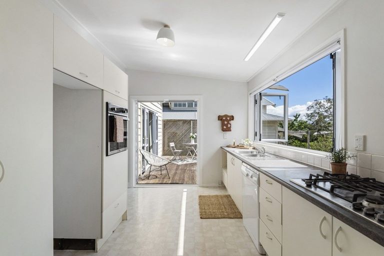 Photo of property in 9 Huia Street, Devonport, Auckland, 0624