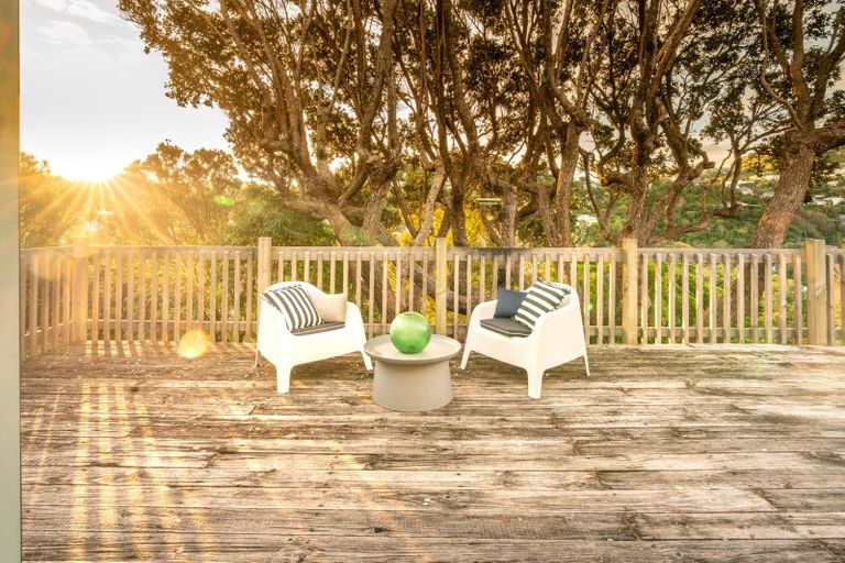 Photo of property in 16 Mariri Road, Kelburn, Wellington, 6012