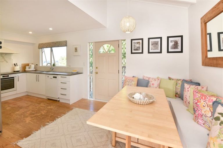 Photo of property in 1/28 Kestrel Heights, Arkles Bay, Whangaparaoa, 0932