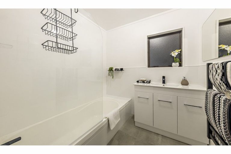 Photo of property in 3/22 Swaffield Road, Papatoetoe, Auckland, 2025