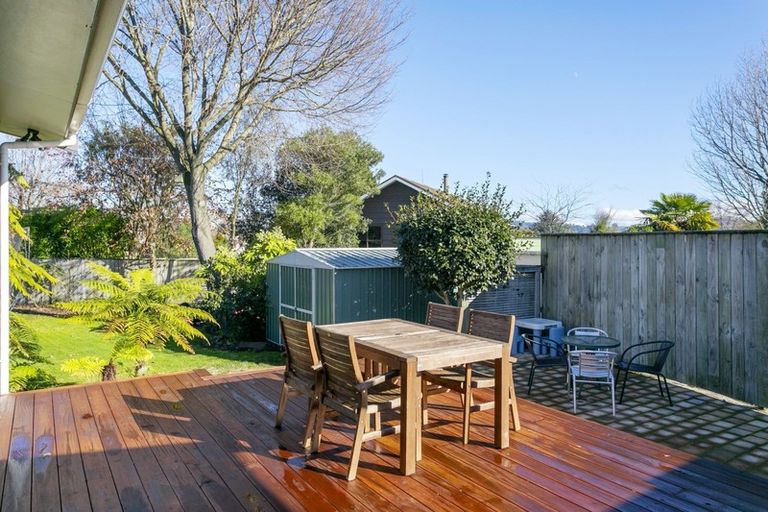 Photo of property in 25 Kereru Street, Two Mile Bay, Taupo, 3330