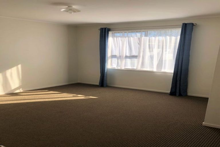 Photo of property in 2/10 Taitimu Drive, Weymouth, Auckland, 2103