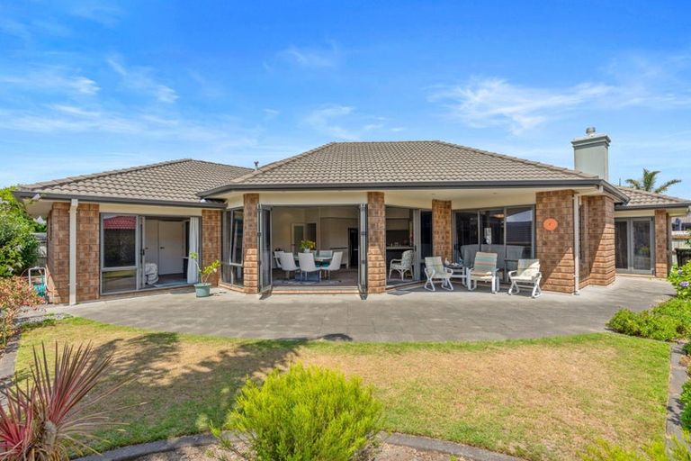 Photo of property in 4 Saratoga Court, Papamoa Beach, Papamoa, 3118