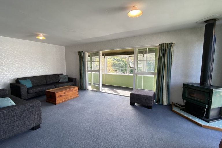 Photo of property in 3 Eastview Grove, Normandale, Lower Hutt, 5010