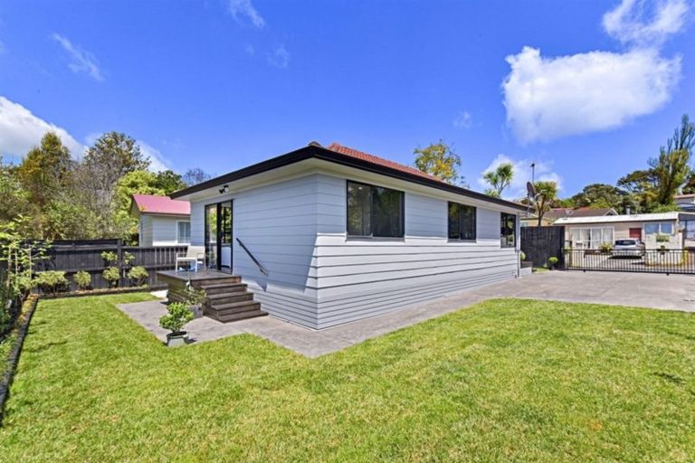 Photo of property in 174 Solar Road, Glen Eden, Auckland, 0602