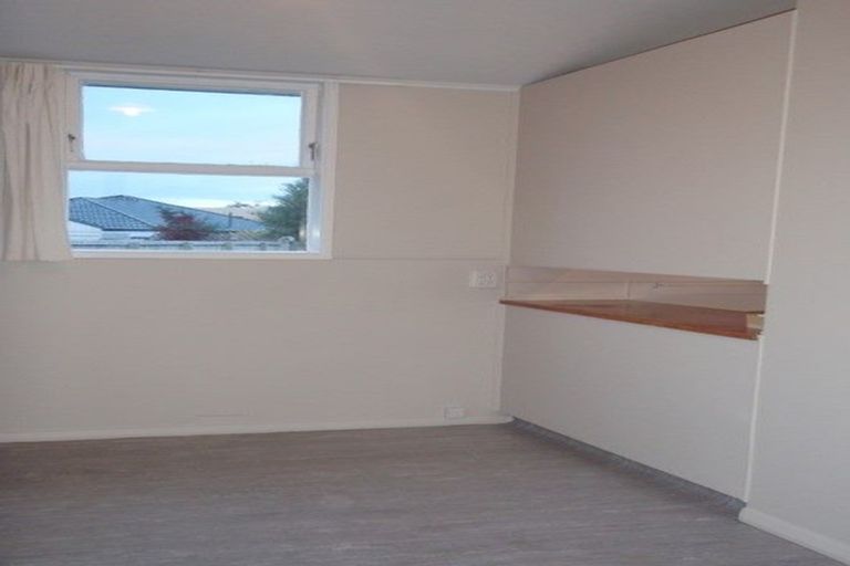 Photo of property in 11 Virgil Place, Northcote, Christchurch, 8052