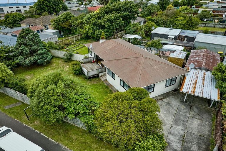 Photo of property in 5 Puriri Street, Wainuiomata, Lower Hutt, 5014