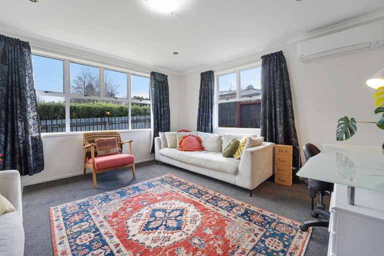 Photo of property in 10 Heaphy Street, Westown, New Plymouth, 4310