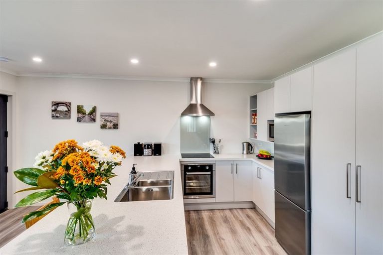 Photo of property in 62a Puketapu Road, Taradale, Napier, 4112