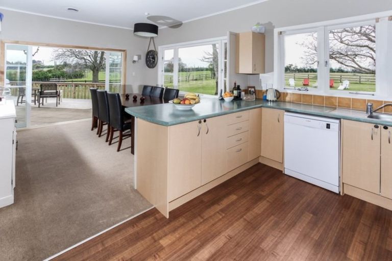 Photo of property in 15 Brian Wood Lane, Karaka, Papakura, 2580