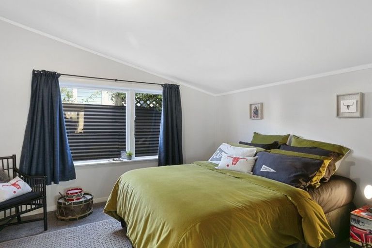 Photo of property in 56 Edinburgh Terrace, Berhampore, Wellington, 6023