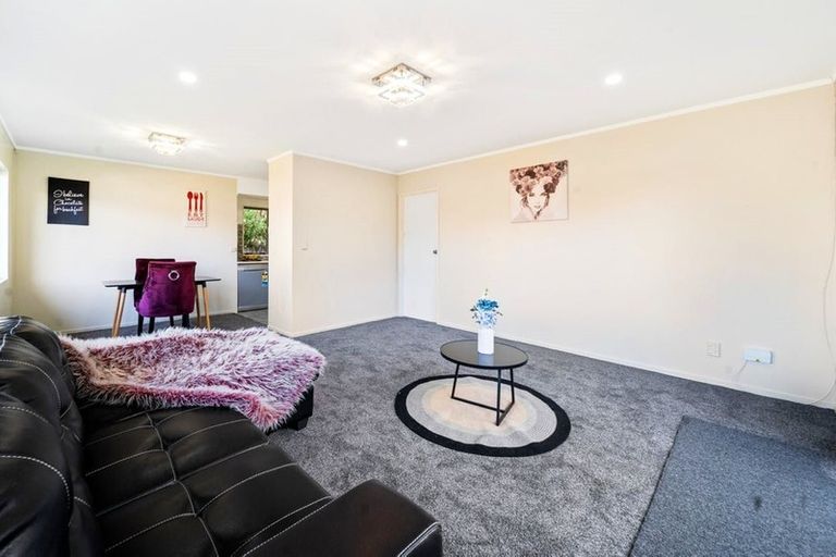 Photo of property in 2/19 Oratu Place, Manurewa, Auckland, 2102