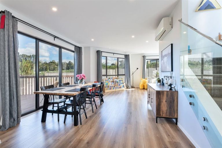 Photo of property in 25 Tautoru Avenue, Orewa, 0931