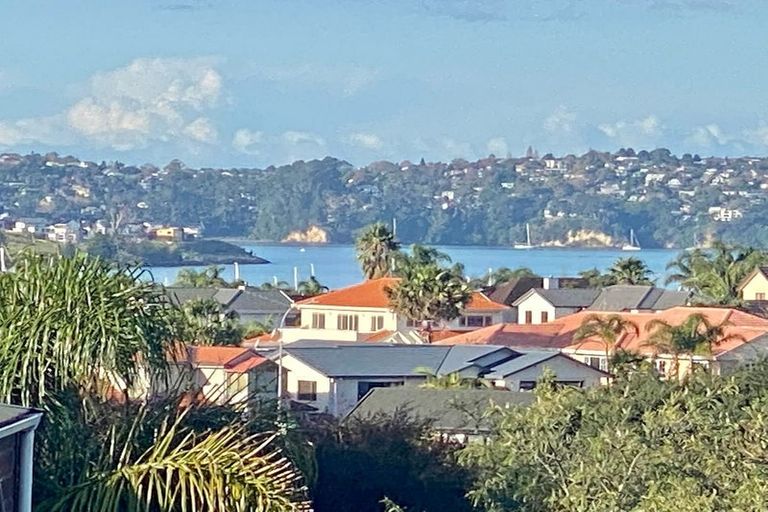 Photo of property in 10 Lagoon Way, West Harbour, Auckland, 0618