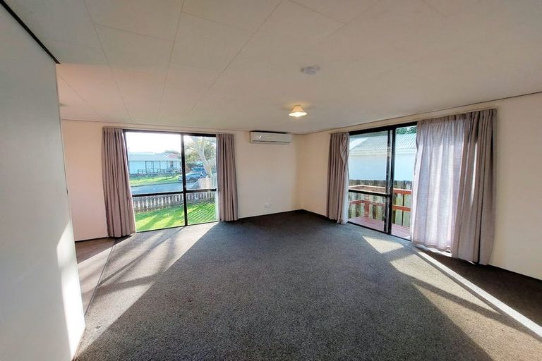 Photo of property in 1/15 Nearco Street, Randwick Park, Auckland, 2105