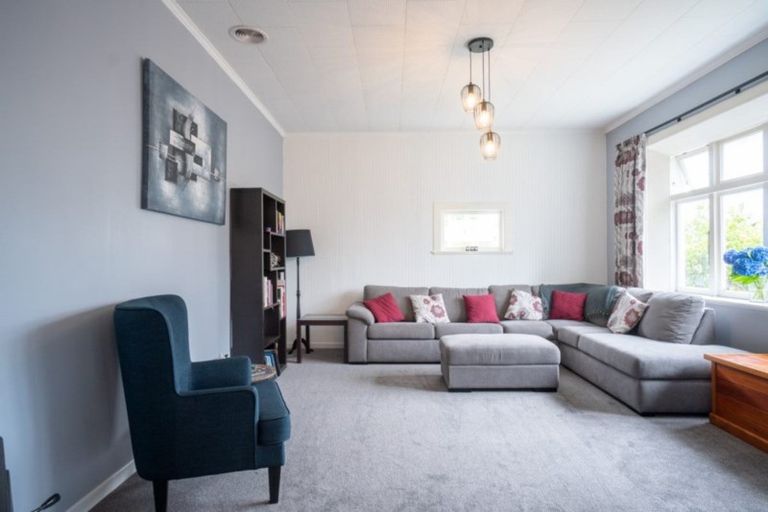 Photo of property in 46 Kingswood Street, Takaro, Palmerston North, 4412