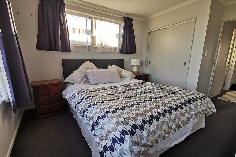 Photo of property in 35 Tonuitanga Street, Weymouth, Auckland, 2103