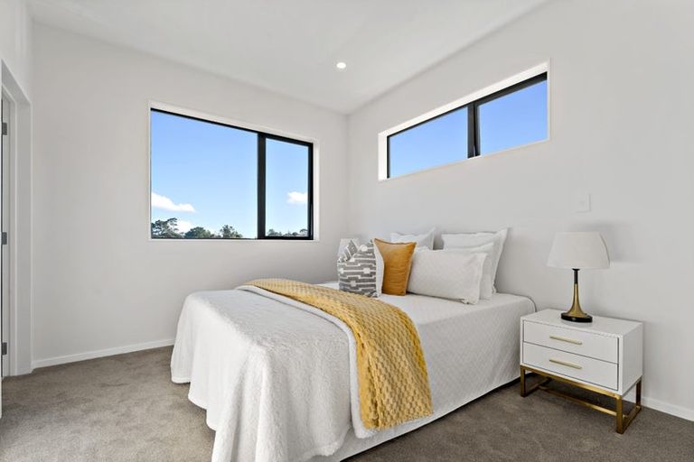 Photo of property in 20 Mara Way, Sunnyvale, Auckland, 0612