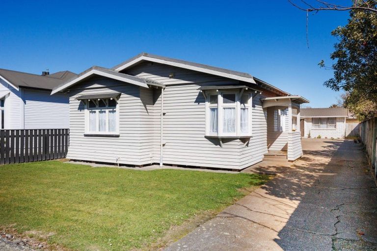 Photo of property in 1/4 Oxford Street, Hokowhitu, Palmerston North, 4410