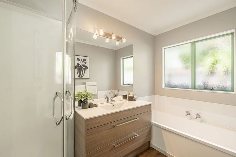 Photo of property in 9 Tupare Heights, Pyes Pa, Tauranga, 3112