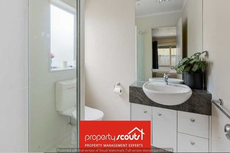 Photo of property in 10 Peachstone Lane, Henderson, Auckland, 0612